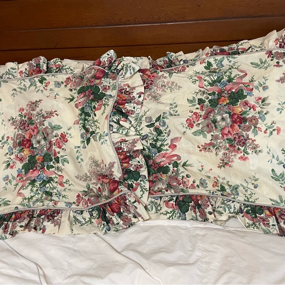 Croscill Floral Pillow Shams - Cream and Red - Picture 1 of 5